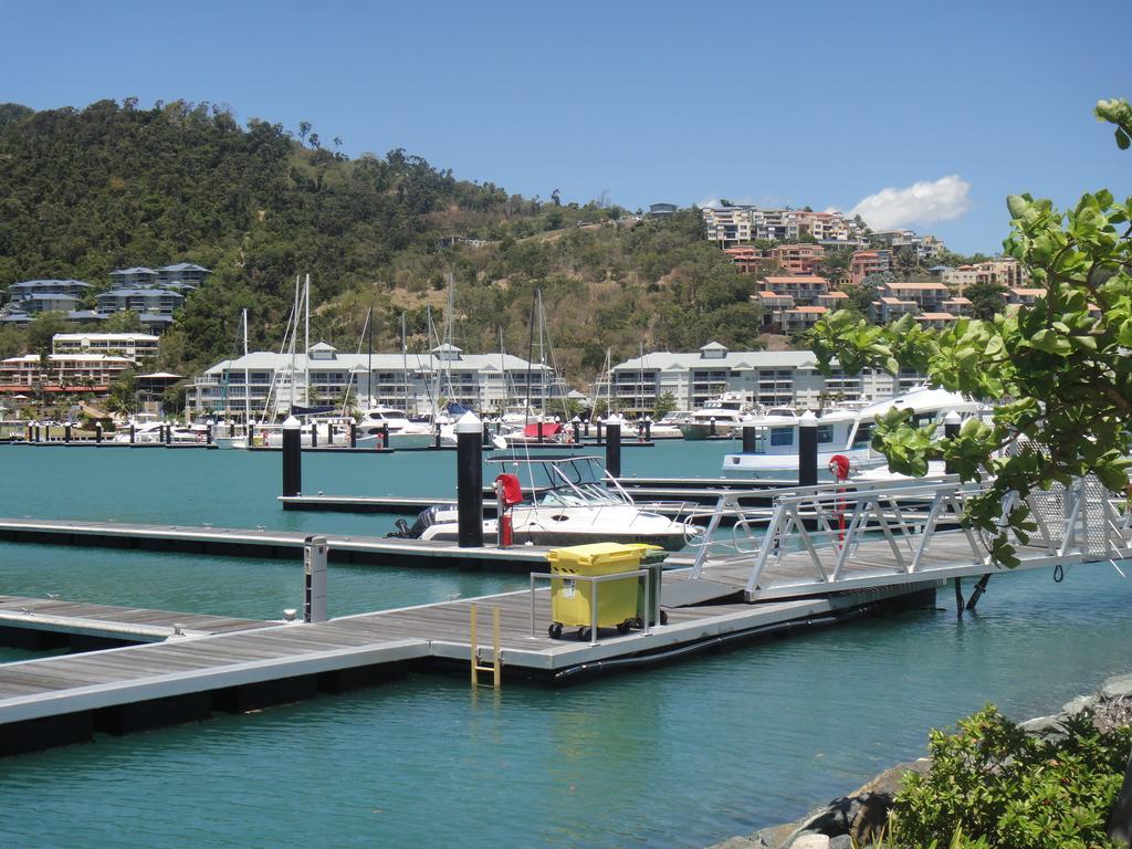 Boathouse Port Of Airlie Appartement Airlie Beach Kamer foto