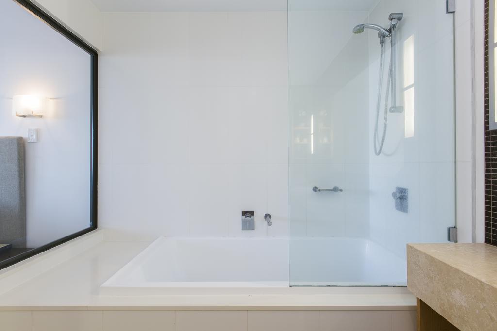 Boathouse Port Of Airlie Appartement Airlie Beach Kamer foto