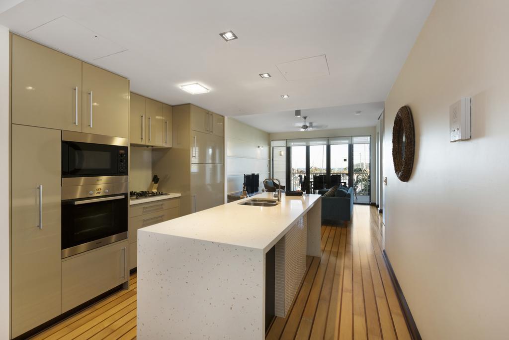 Boathouse Port Of Airlie Appartement Airlie Beach Buitenkant foto